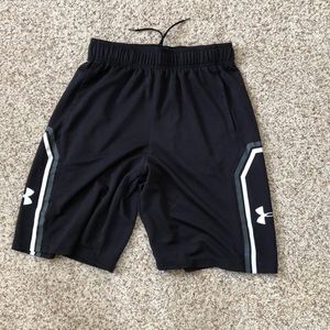 UNDER ARMOUR Gym shirts